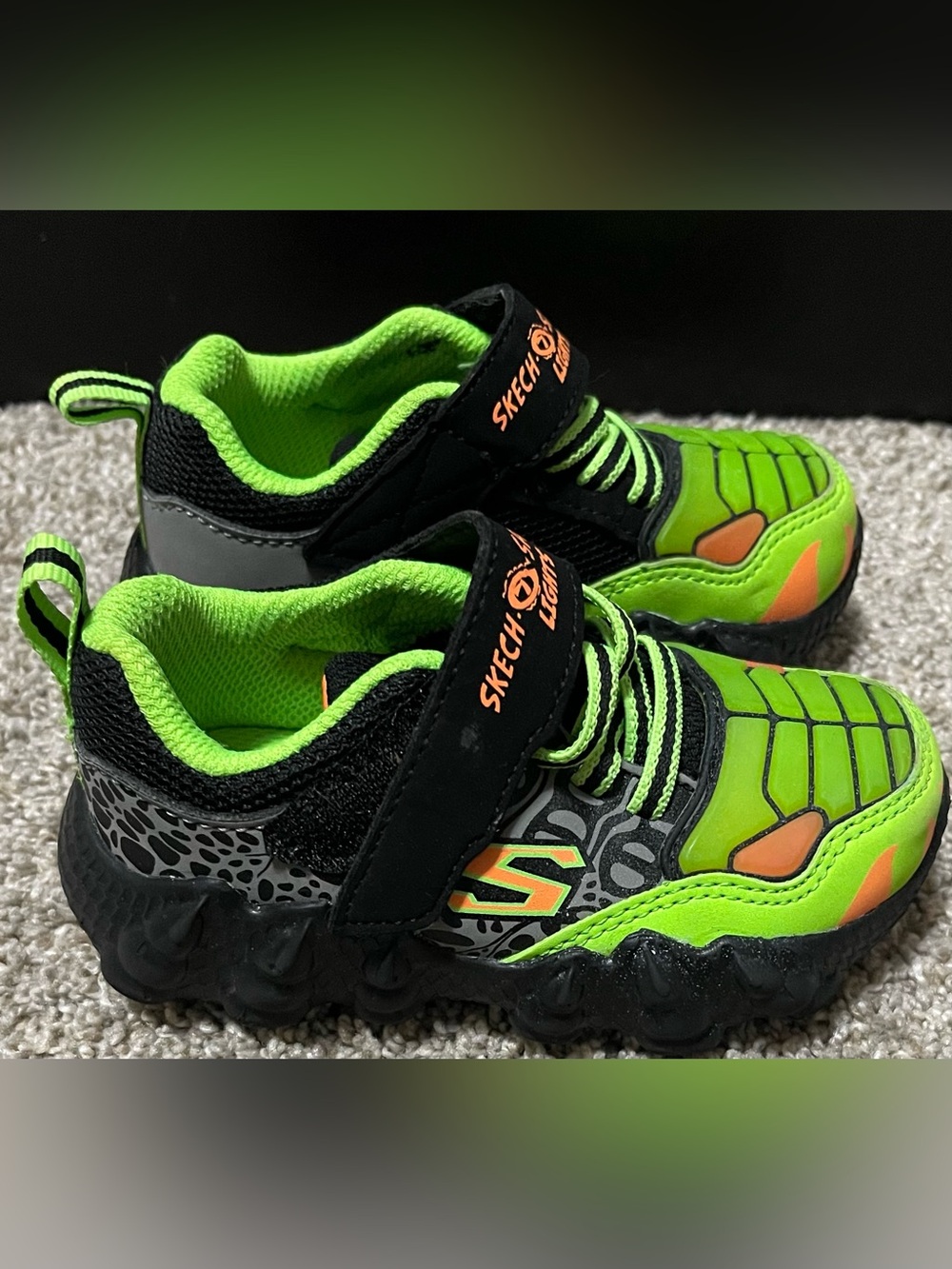 Skechers boys 7 skech-o-saures lights green black light up shoe